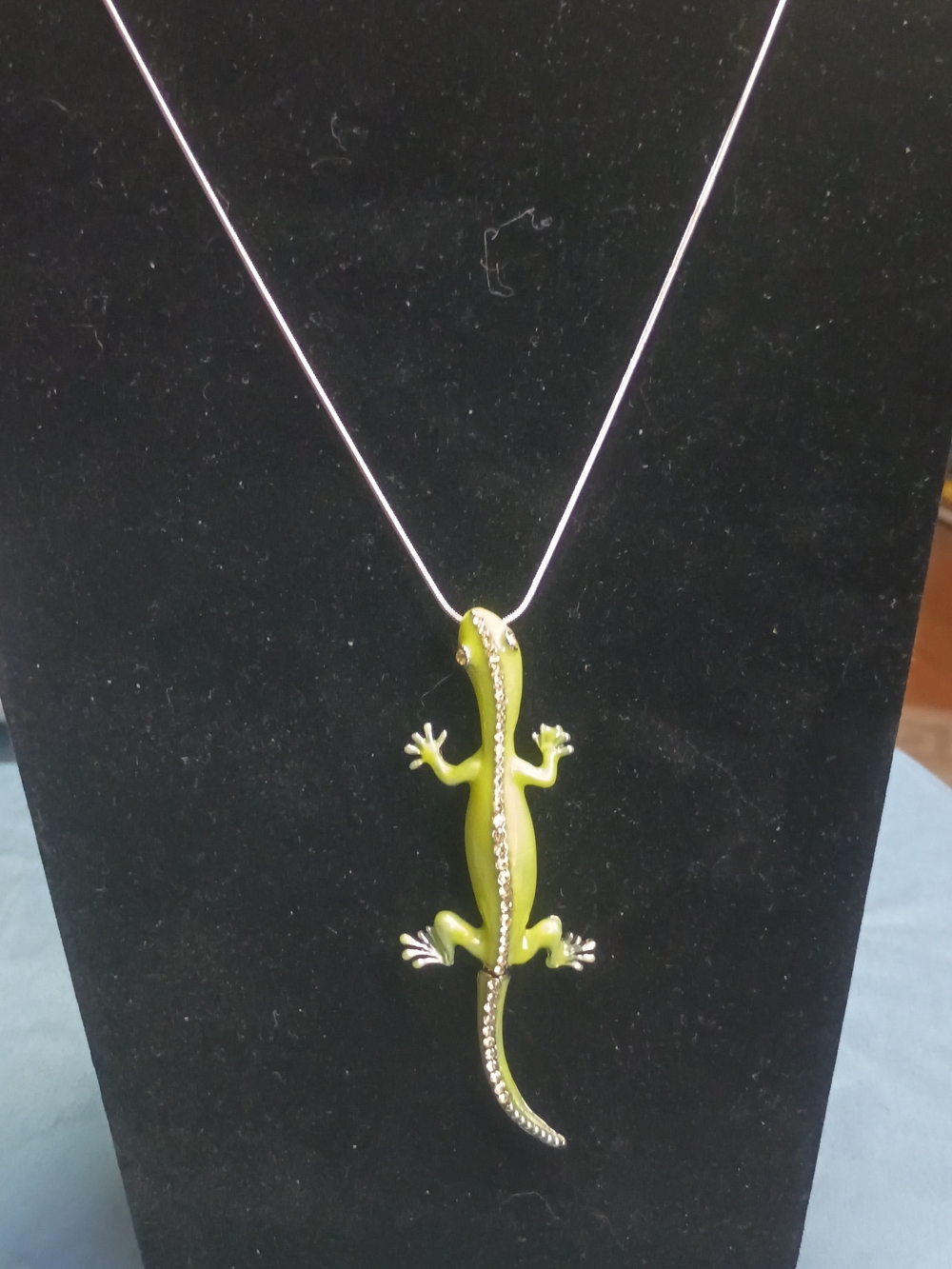 paparazzi Lime Green Gecko Pendant Necklace with Rhinestone Spine
